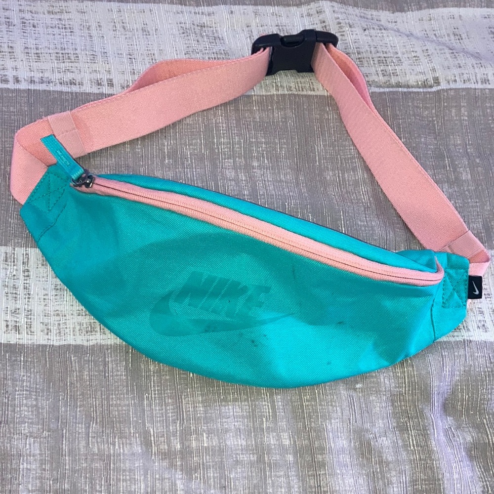 COPY - Nike Have a Nike day special edition Fanny pack
